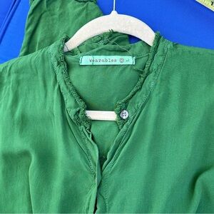 Wearable, size L green top lightweight fits in your palm blouse.